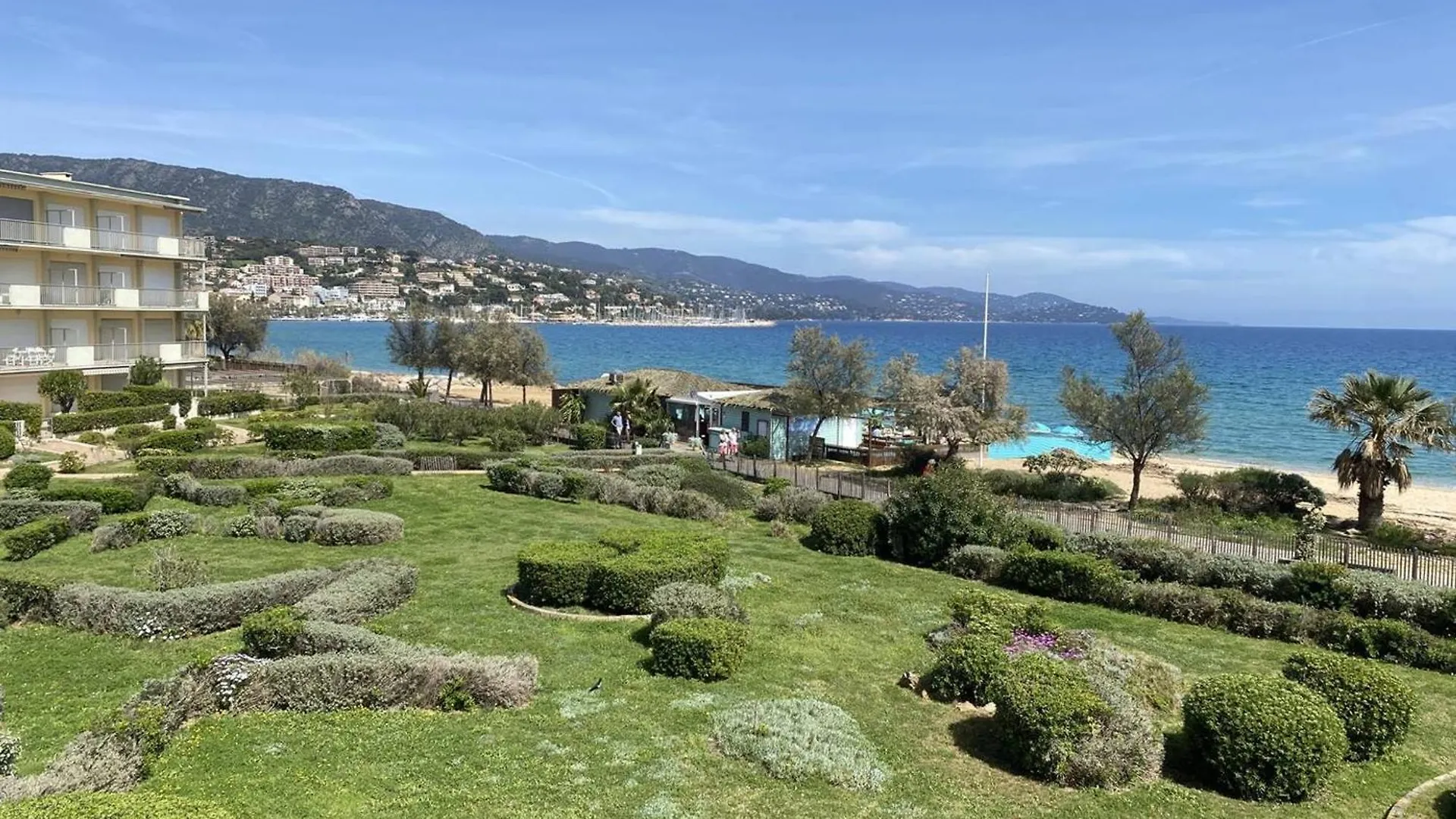 Appartement Au Lavandou Avec Terrasse Vue Mer Et Parking - Fr-1-816-17 Le Lavandou France